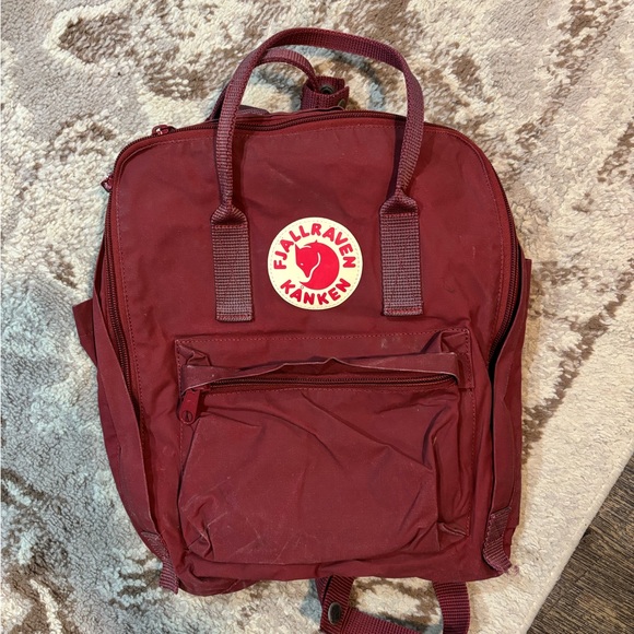 Fjallraven Kånken Deep Red Backpack - Picture 1 of 4